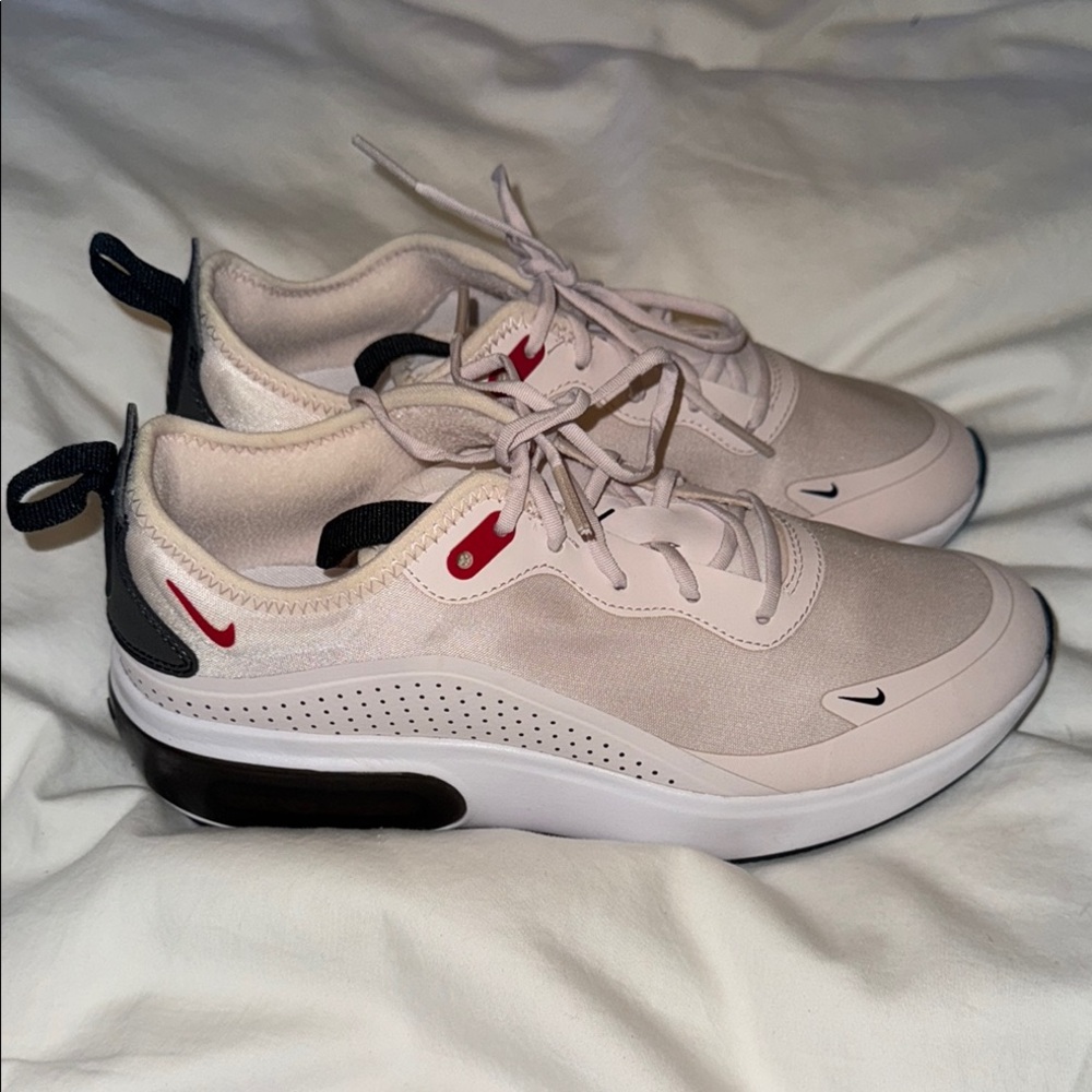 Nike Baby Pink and Black Air Max Sneakers Never Worn 6.5 no box